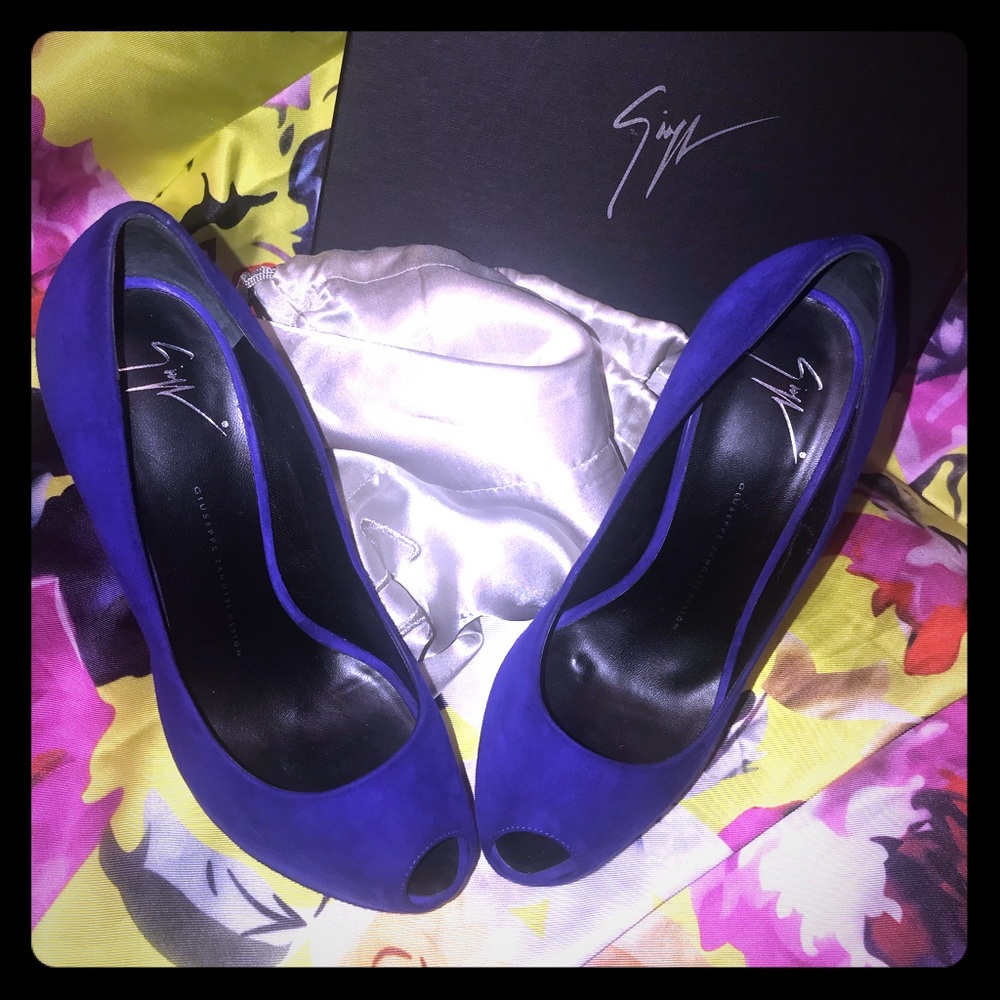 📌 Giuseppe Zanotti Sharon Peep Toe Pumps